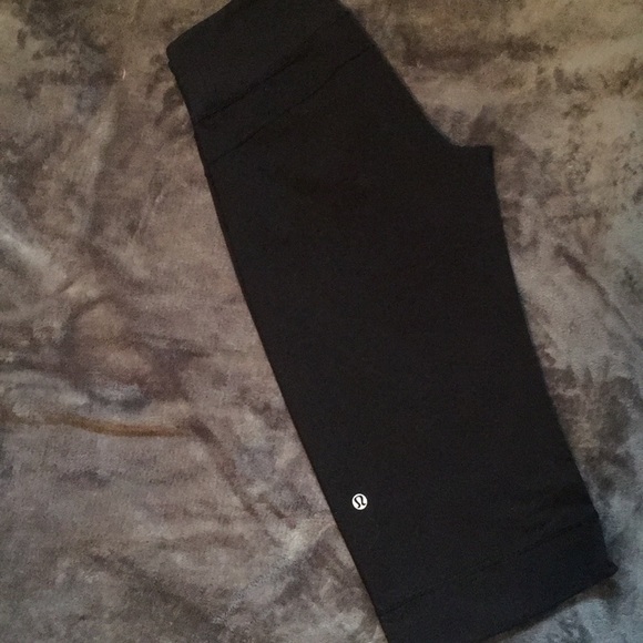 Lululemon shorts - Picture 1 of 2